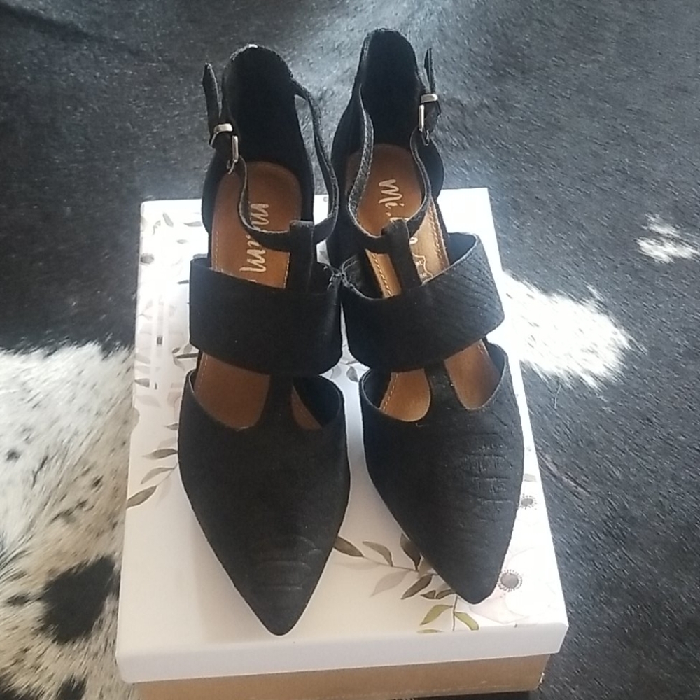 Mi.im strappy black heels